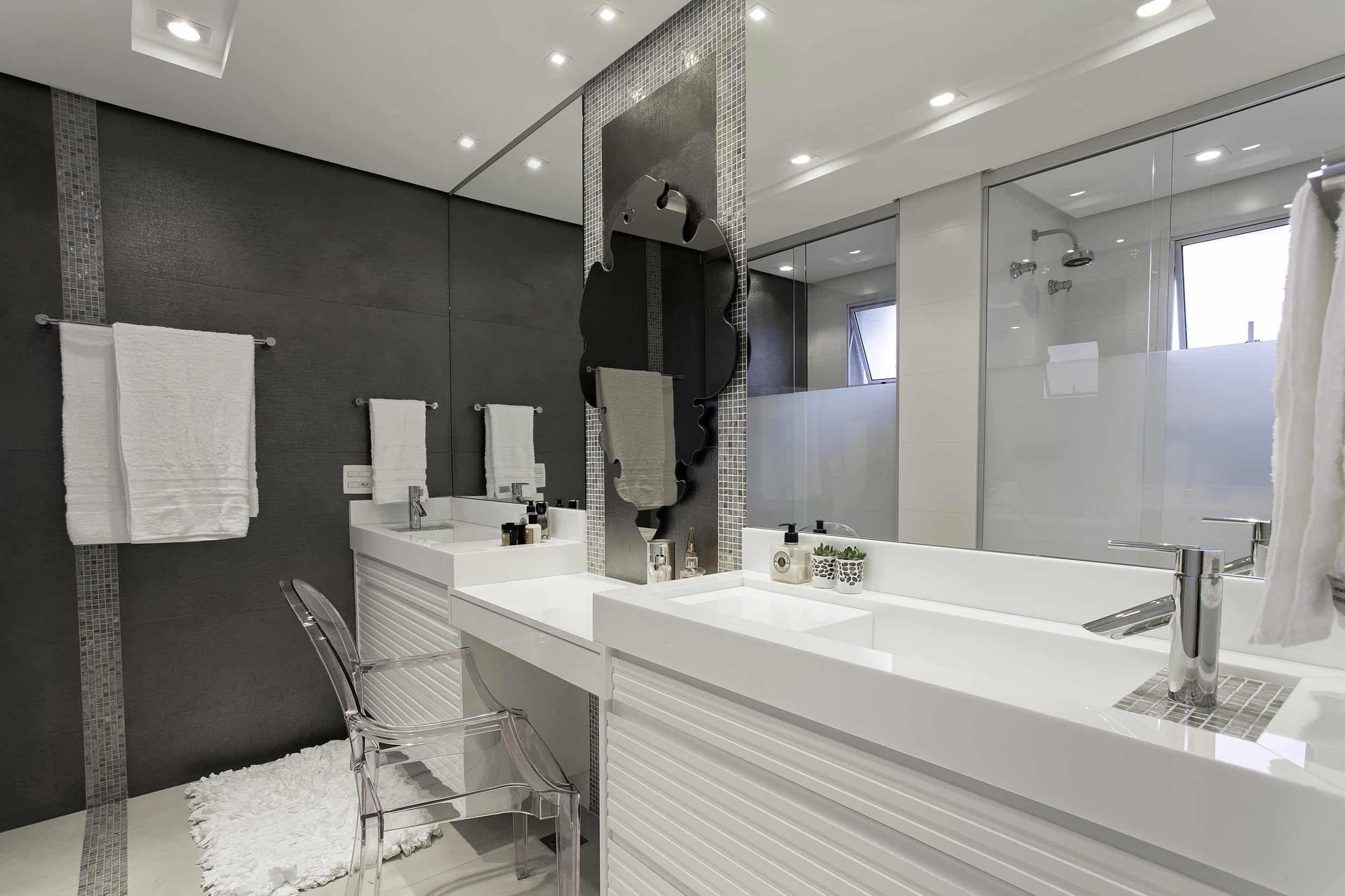 1. Nanoglass vs. Marmoglass: Qual a melhor escolha para sua casa?
2. Guia completo sobre Super Nano Glass: a evolução dos revestimentos brancos.
3. Aplicações do Nanoglass em ambientes residenciais e comerciais.
4. Durabilidade e resistência: entendendo os benefícios do Nanoglass.
5. Como cuidar e manter seu Nanoglass impecável por mais tempo.