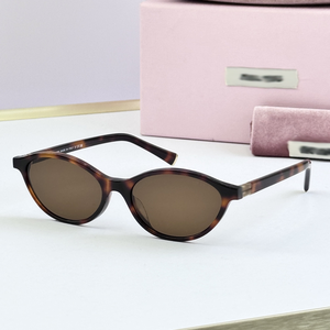 Transparentes e Mais
4. Onde Comprar Óculos Geek: Dicas de Lojas e Marketplaces
5. Óculos Geek: Acessório de Estilo ou Necessidade com Grau?