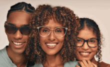 5 ideias de títulos:
1. Guia Completo: Como Escolher os Óculos Geek Perfeitos para o Seu Estilo
2. Óculos Geek: A Tendência que Une Retrô e Modernidade
3. Os Melhores Estilos de Óculos Geek para 2026: Oversized