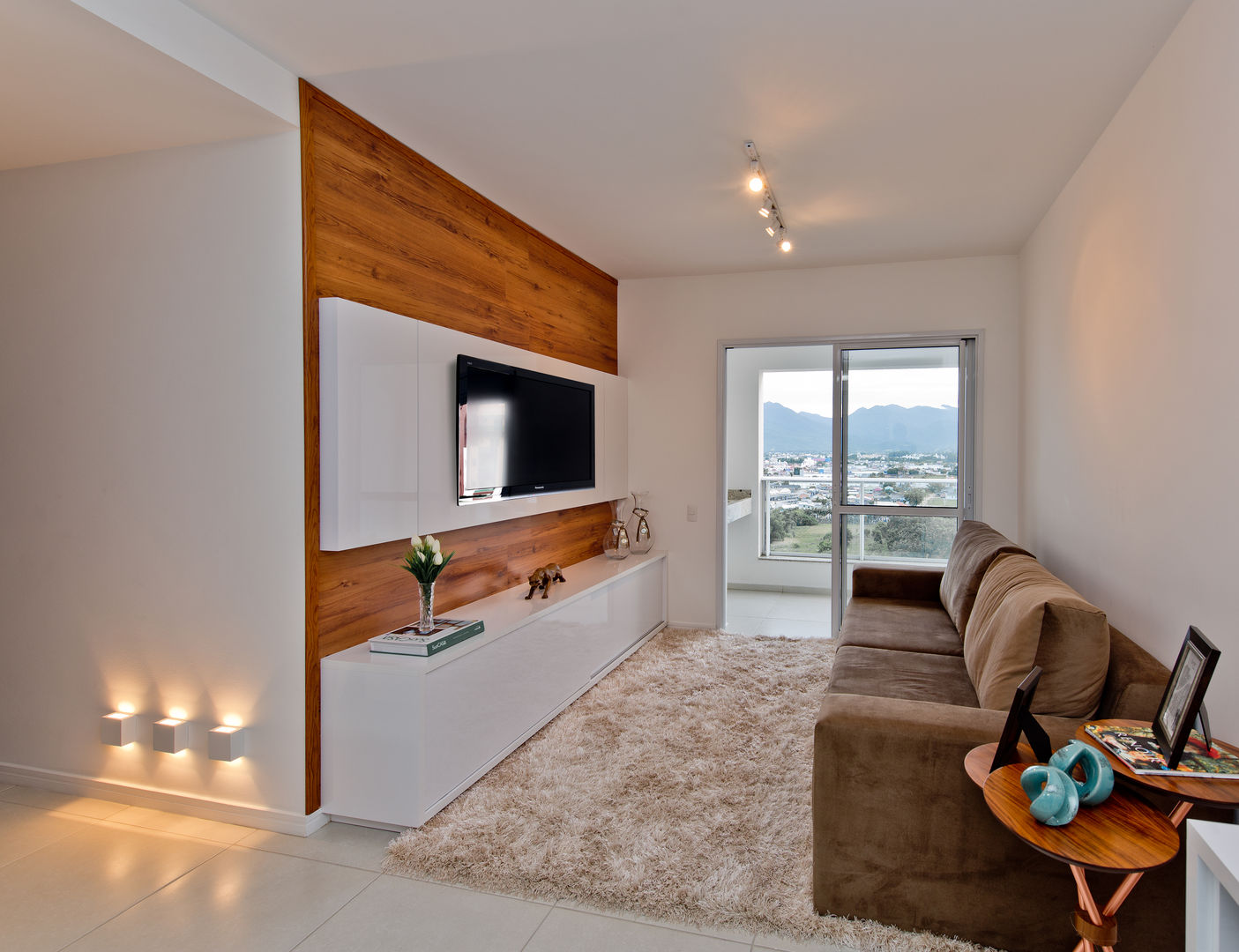 5 ideias de títulos:
1. Como Escolher Quadros para Apartamentos Pequenos: Guia Completo
2. Dicas de Decoração com Quadros para Otimizar Espaços Pequenos
3. Onde Comprar Quadros Online: Melhores Lojas para Apartamentos Compactos
4. Tendências em Quadros Decorativos para Salas Pequenas em 2024
5. Alternativas Criativas para Decorar Paredes em Espaços Reduzidos