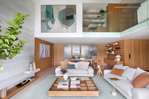 5 ideias de títulos:
1. Pé-Direito Duplo: O Guia Completo para Transformar Seu Espaço
2. Os Segredos da Decoração em Ambientes com Pé-Direito Duplo
3. Pé-Direito Duplo: Vale a Pena o Investimento? Vantagens e Desvantagens
4. Como Resolver os Desafios de Acústica e Climatização em Pé-Direito Duplo
5. Pé-Direito Duplo na Prática: Exemplos Inspiradores e Dicas de Projeto