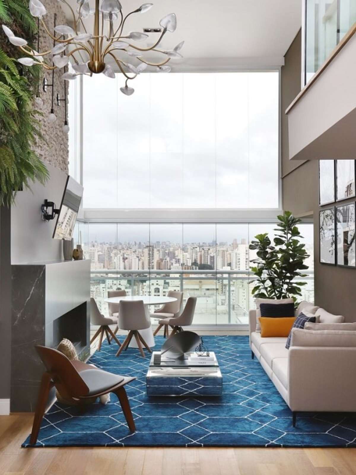 5 ideias de títulos:
1. Pé-Direito Duplo: O Guia Completo para Transformar Seu Espaço
2. Os Segredos da Decoração em Ambientes com Pé-Direito Duplo
3. Pé-Direito Duplo: Vale a Pena o Investimento? Vantagens e Desvantagens
4. Como Resolver os Desafios de Acústica e Climatização em Pé-Direito Duplo
5. Pé-Direito Duplo na Prática: Exemplos Inspiradores e Dicas de Projeto