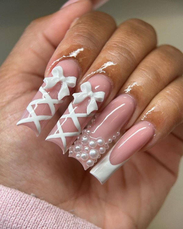 Guia Completo: Como Aplicar Pedras nas Unhas para uma Nail Art Duradoura