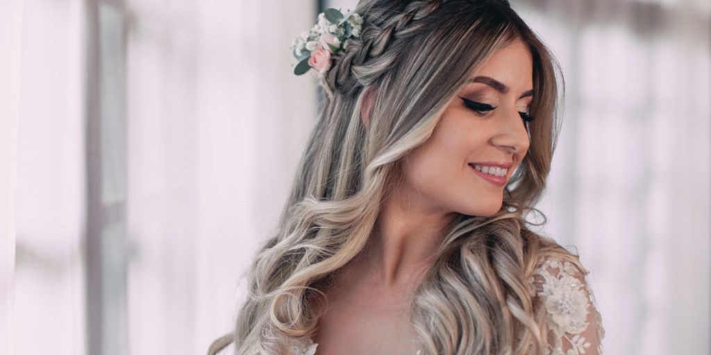 Como Escolher o Penteado de Noiva Perfeito para o Seu Vestido