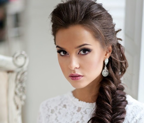 Penteado semi preso romântico com cachos