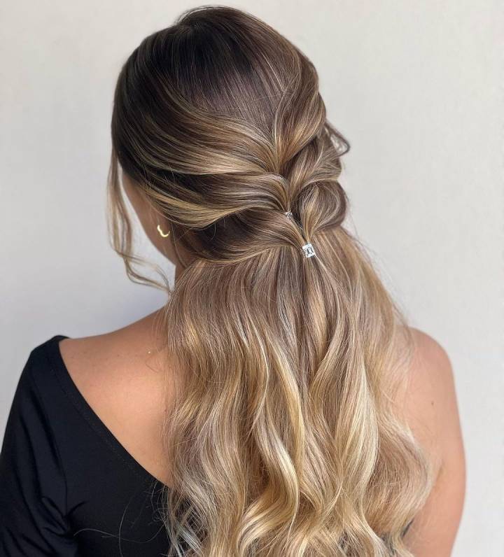 Penteado semi preso para formatura