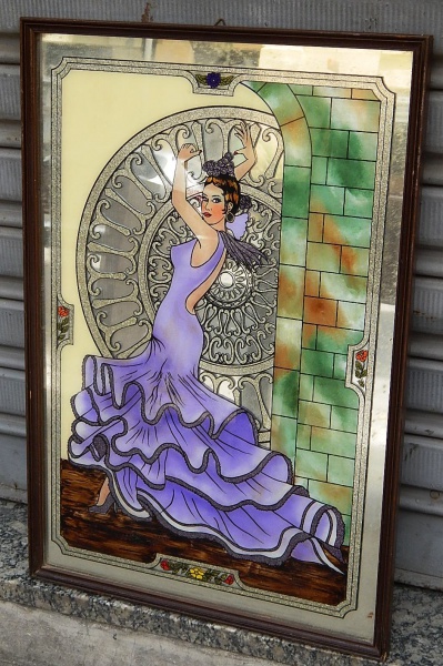 Guia completo: Como escolher a tinta ideal para pintar vidro?