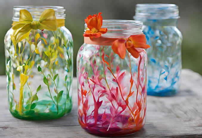 Guia completo: Como escolher a tinta ideal para pintar vidro?