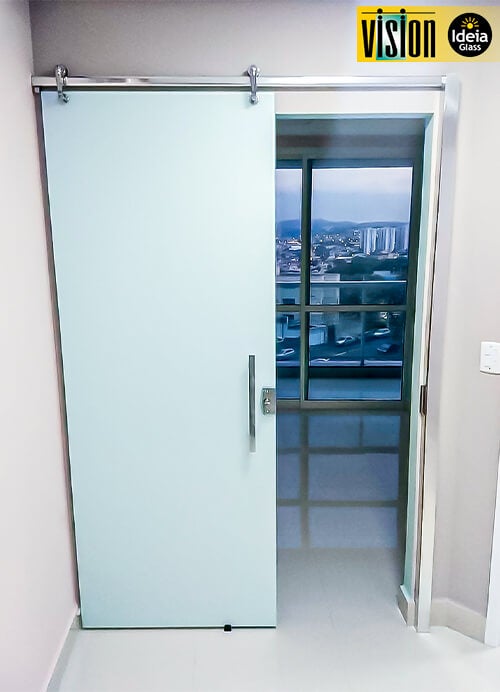 Guia Completo: Como Escolher a Porta de Correr de Vidro Ideal para o Seu Quarto