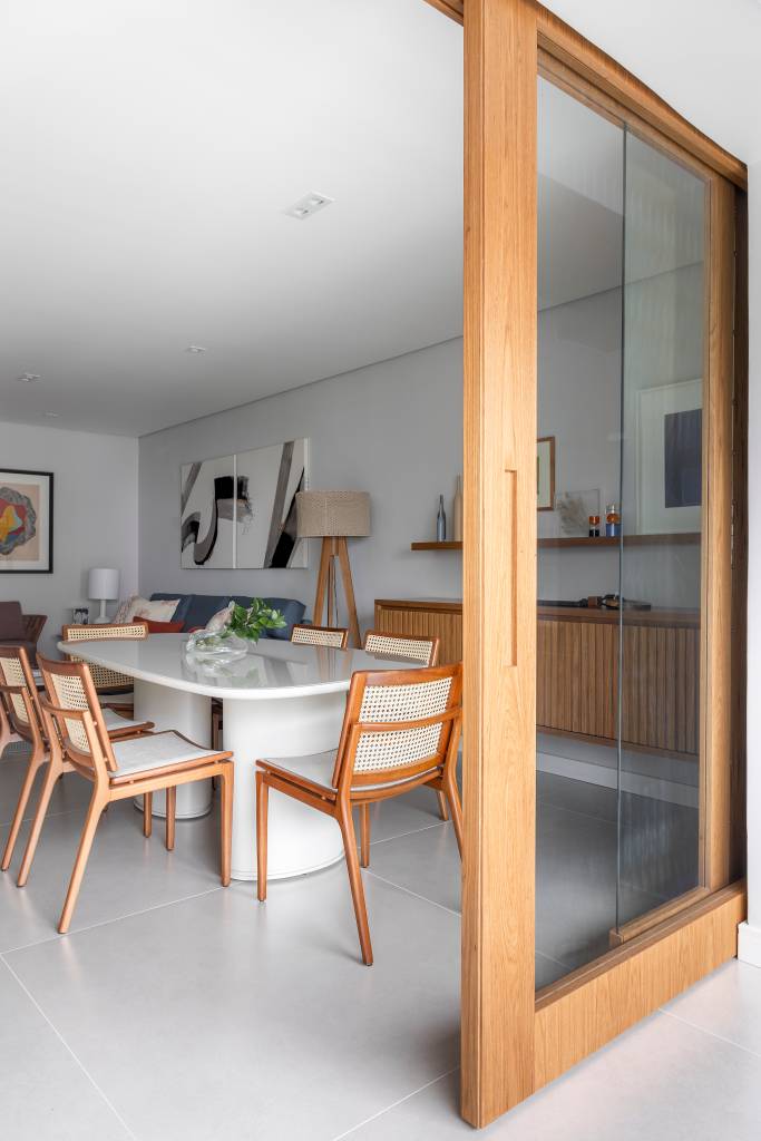 Instalação de Portas de Correr: Sobreposta, Embutida ou com Moldura?