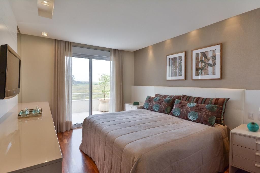 Privacidade vs. Integração: Entenda os Tipos de Vidro para Portas de Correr