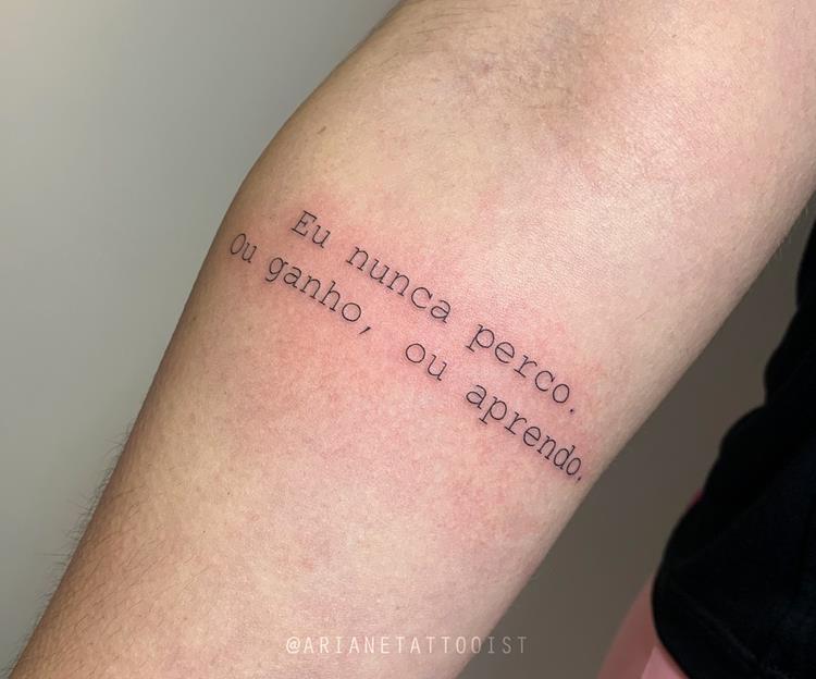 quanto custa tatuar frase pequena masculina