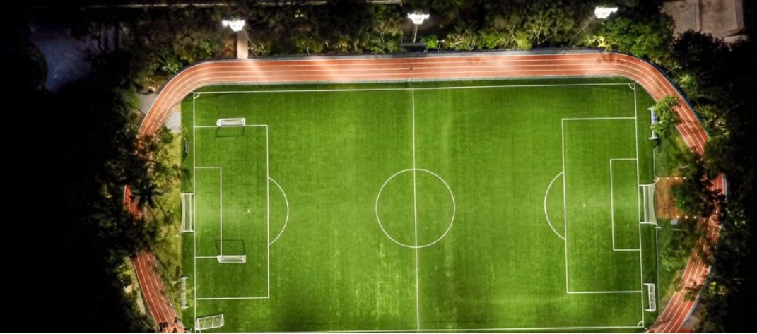 reforma de campo de futebol