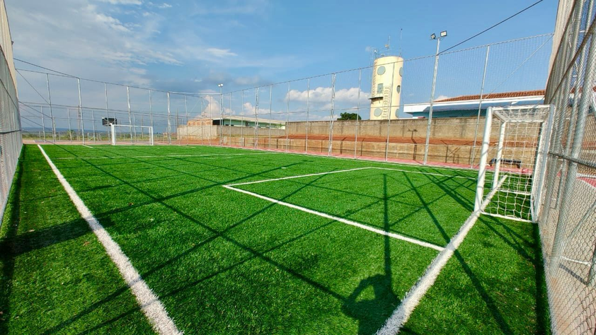 Guia completo das etapas de reforma de um campo de futebol