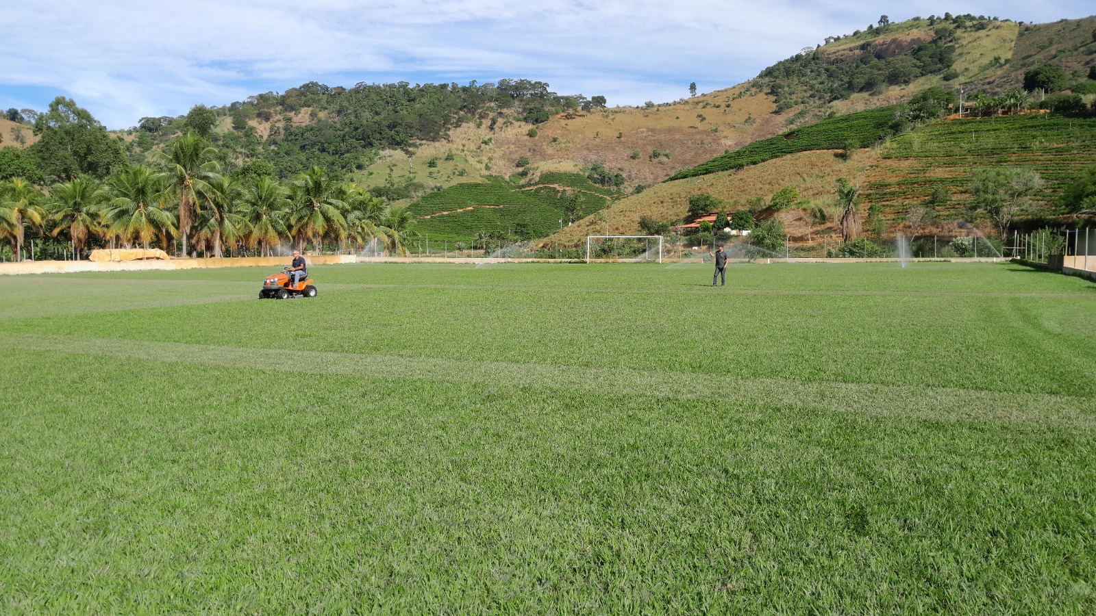 Guia completo das etapas de reforma de um campo de futebol
