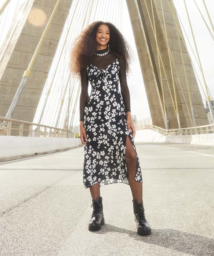 5 maneiras de usar vestido com camisa: Guia Completo; Vestido com Camisa: A Combinação Perfeita para Todas as Estações; 3 Truques de Estilo para Usar Vestido com Camisa; Como Transformar seu Guarda-Roupa com a Tendência Vestido + Camisa; Dicas Essenciais: Vestido com Camisa para um Look Moderno e Chique