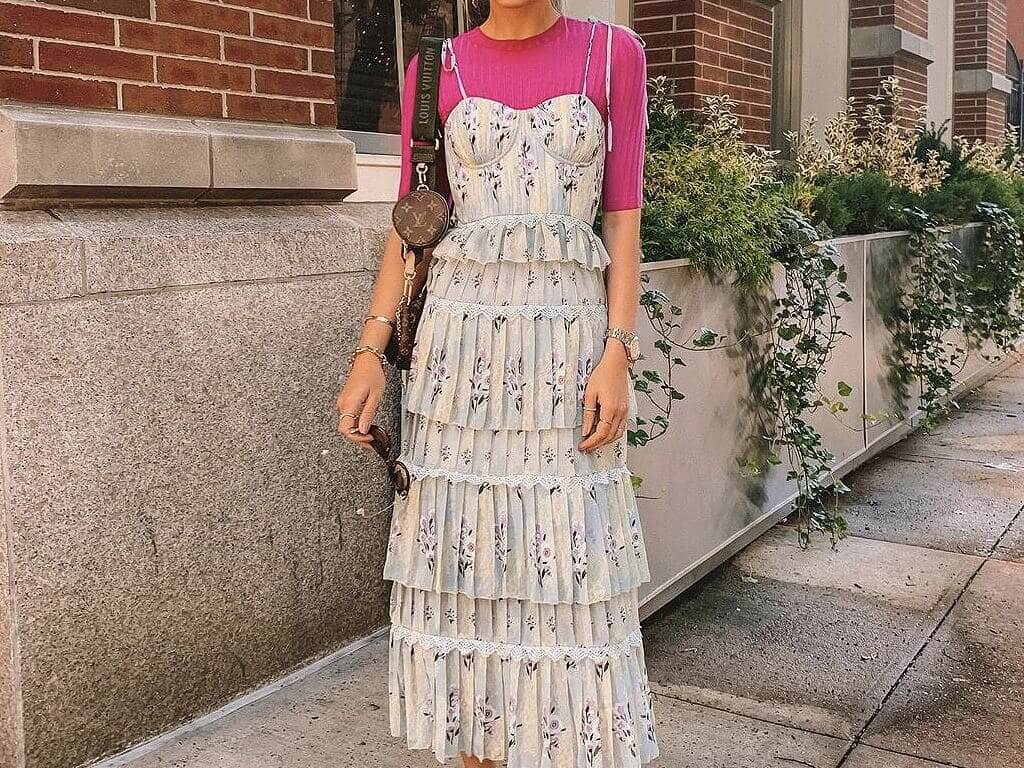 5 maneiras de usar vestido com camisa: Guia Completo; Vestido com Camisa: A Combinação Perfeita para Todas as Estações; 3 Truques de Estilo para Usar Vestido com Camisa; Como Transformar seu Guarda-Roupa com a Tendência Vestido + Camisa; Dicas Essenciais: Vestido com Camisa para um Look Moderno e Chique