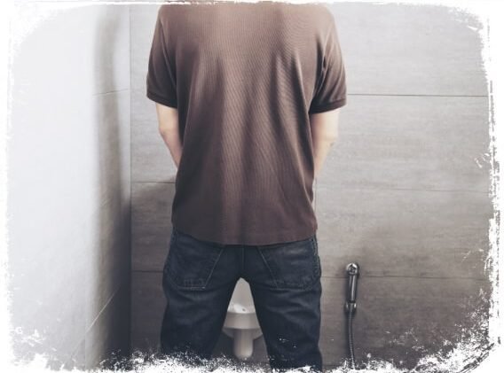 O que significa sonhar com banheiro sujo?