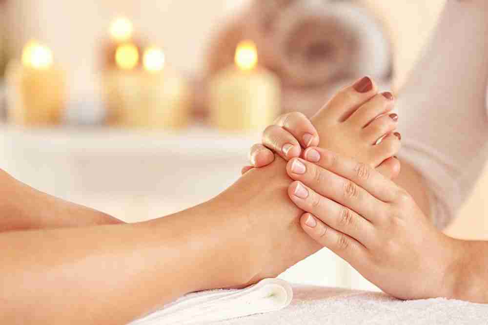 cuidados com os pés em casa