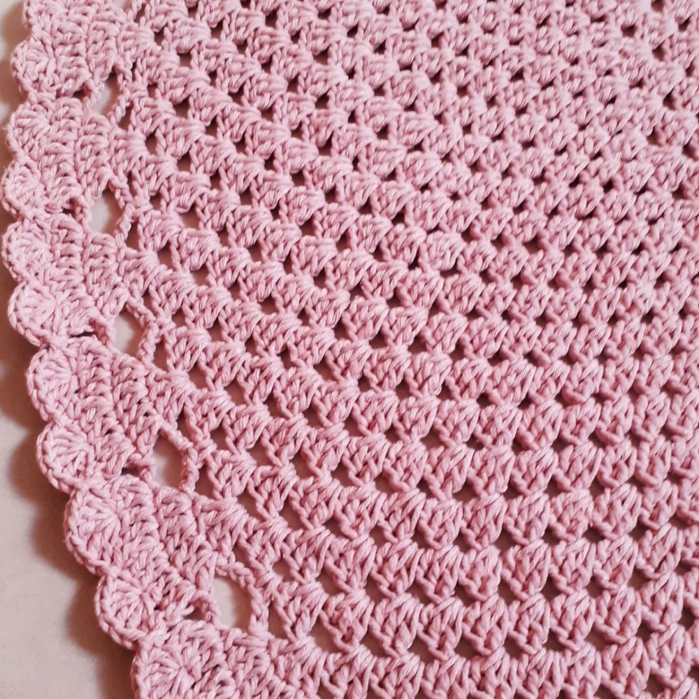 Cuidado e Manutenção: Dicas para Lavar e Conservar Seu Tapete de Crochê