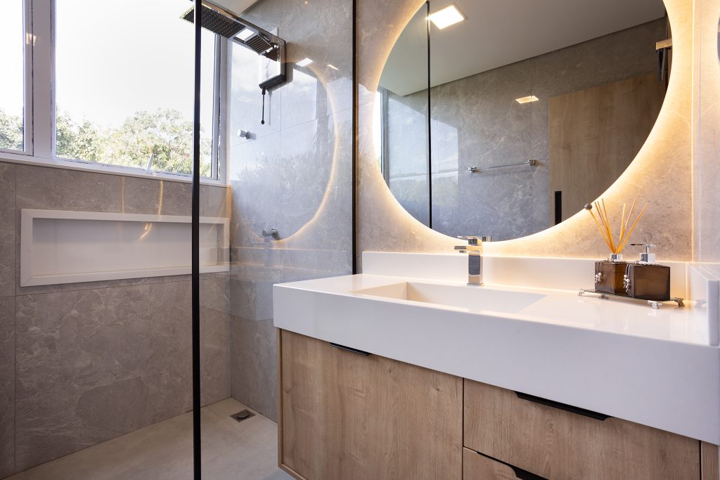 Tapetes antiderrapantes: Segurança e estilo para o seu banheiro