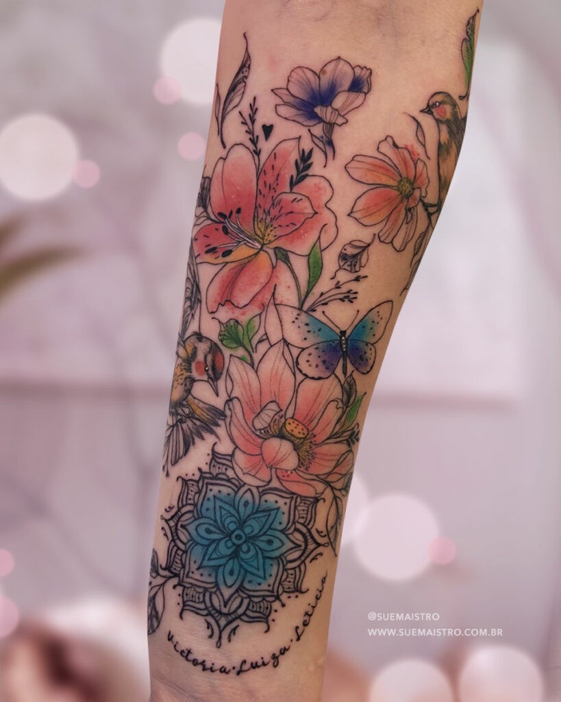 melhores ideias tatuagem feminina antebraço floral blackwork