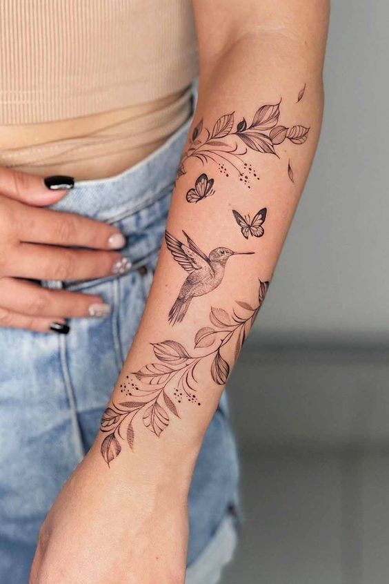 tatuagem blackwork floral vs fineline antebraço qual escolher