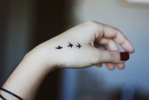 erros comuns ao fazer tatuagem na mão