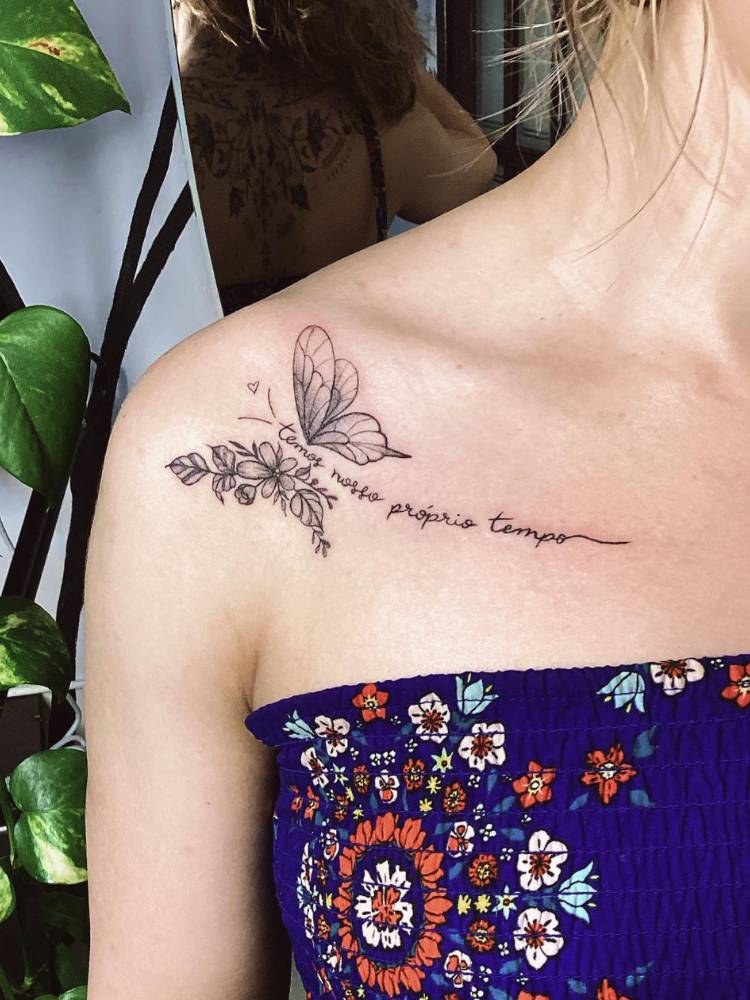 tatuagem feminina ombro delicada
