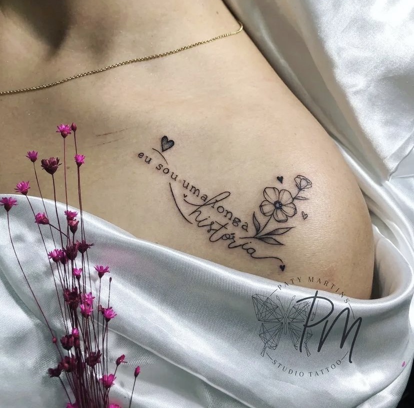 tatuagem feminina ombro delicada
