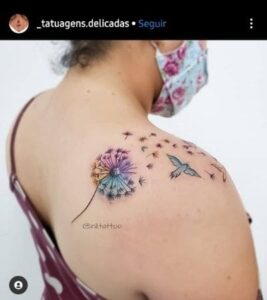 tatuagem feminina no ombro delicada