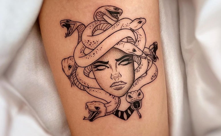 ideias de tatuagem medusa para mulheres