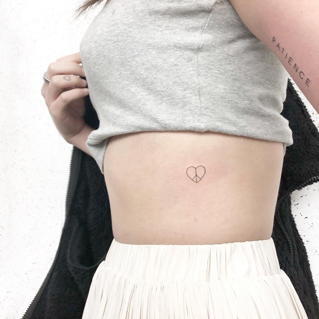 tatuagem na cintura vs tatuagem nas costas