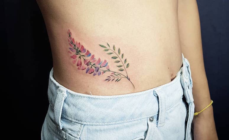 tatuagem na cintura