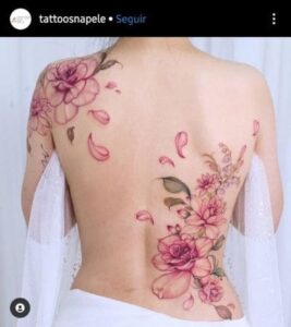 ideias de tatuagem nas costas para mulheres