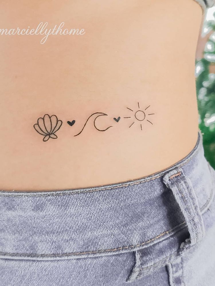 tatuagem simples feminina na nuca delicada