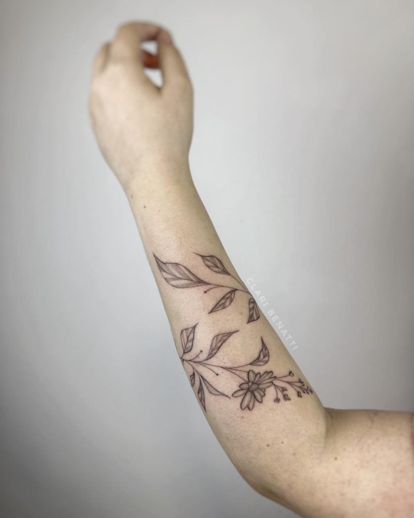 problemas tatuagem traço fino expandir braço feminino