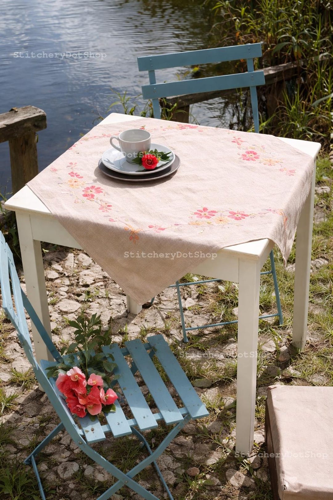 toalha de mesa bordada