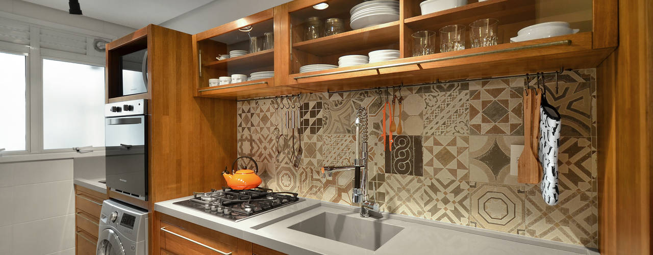 5 ideias de títulos:
1. Guia Completo: Como Trocar o Encanamento da sua Cozinha
2. Vazamentos na Pia? Saiba Como Resolver o Problema do Sifão
3. Reforma na Cozinha: O Que Você Precisa Saber Sobre a Tubulação de Esgoto
4. Quanto Custa Trocar o Encanamento da Cozinha? Orçamento Detalhado
5. Dicas Essenciais para Instalar e Manter o Encanamento da Pia