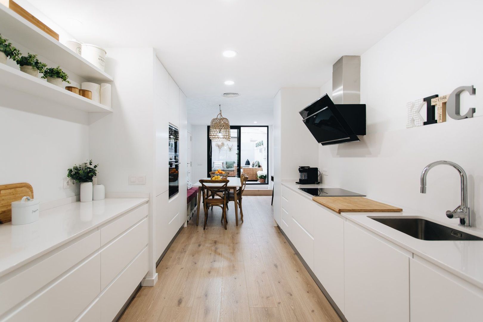 5 ideias de títulos:
1. Guia Completo: Como Trocar o Encanamento da sua Cozinha
2. Vazamentos na Pia? Saiba Como Resolver o Problema do Sifão
3. Reforma na Cozinha: O Que Você Precisa Saber Sobre a Tubulação de Esgoto
4. Quanto Custa Trocar o Encanamento da Cozinha? Orçamento Detalhado
5. Dicas Essenciais para Instalar e Manter o Encanamento da Pia