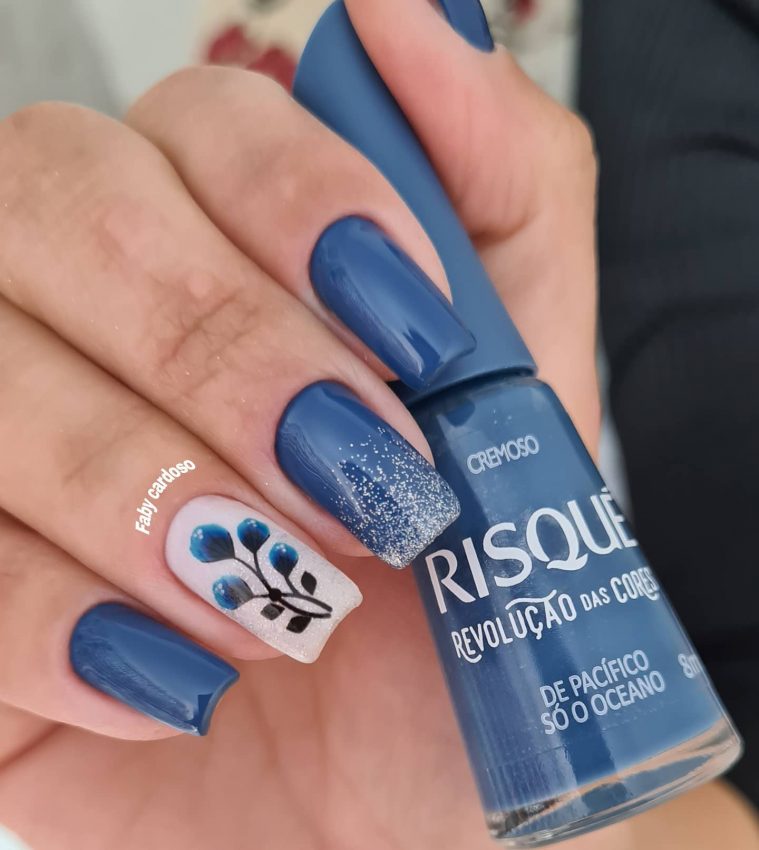 por que meu esmalte azul descasca rápido