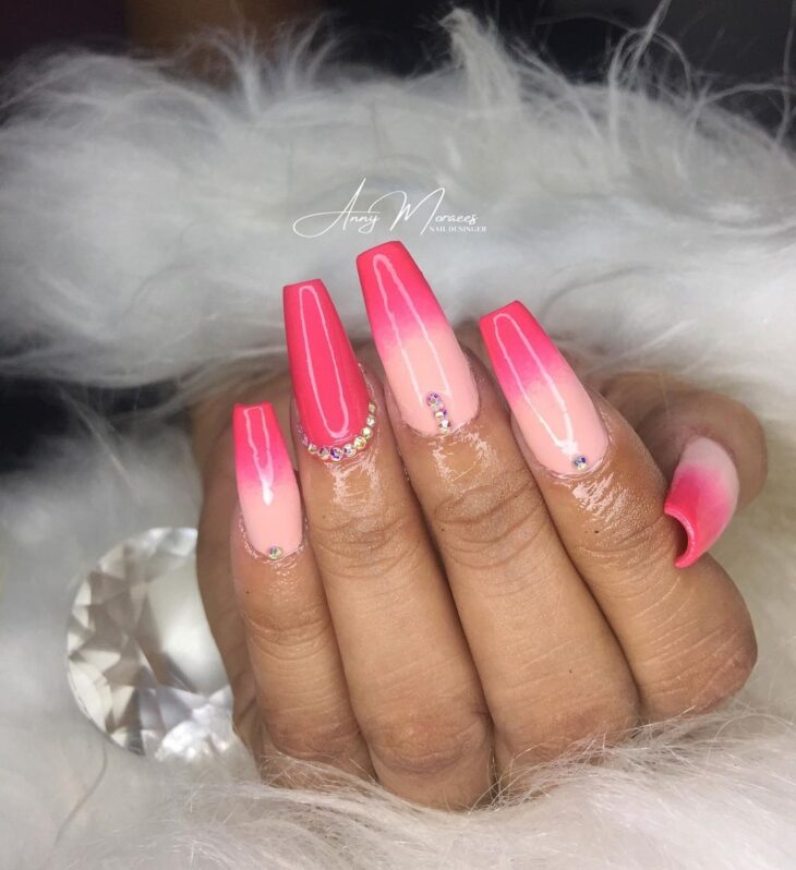 unha bailarina decorada delicada