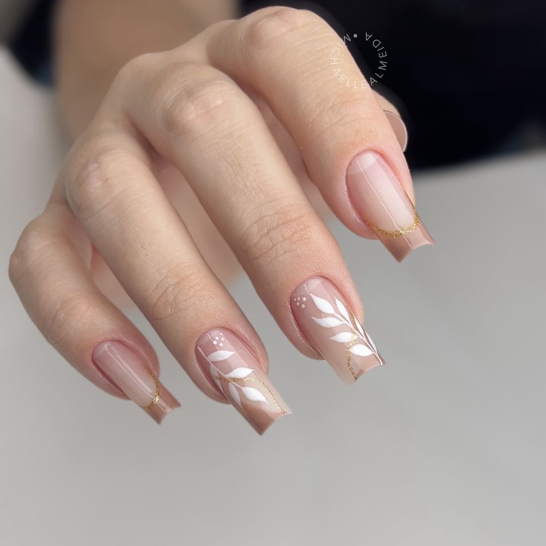 inspiração unha de gel decorada minimalista