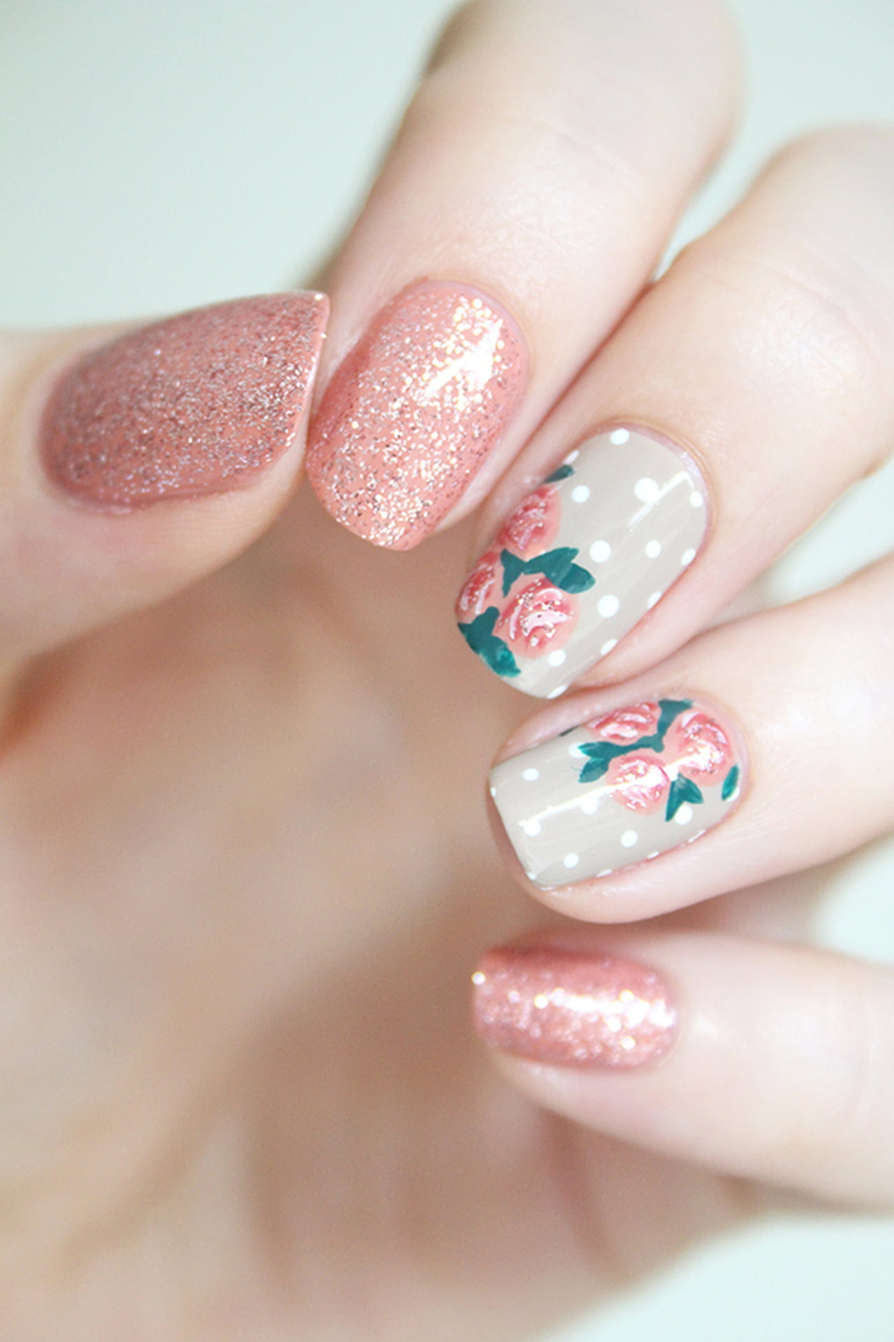 unhas decoradas flores que não duram