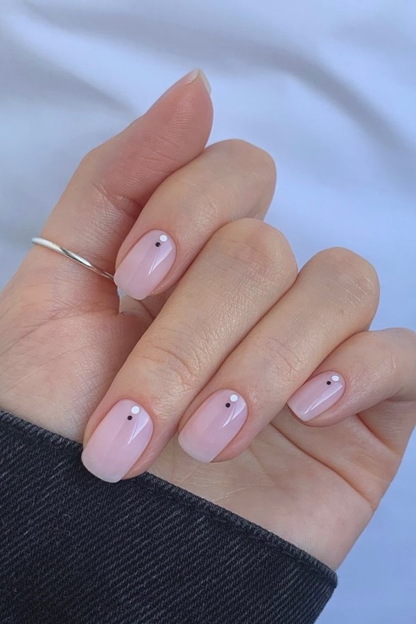 Unhas francesinhas: reinventando um clássico