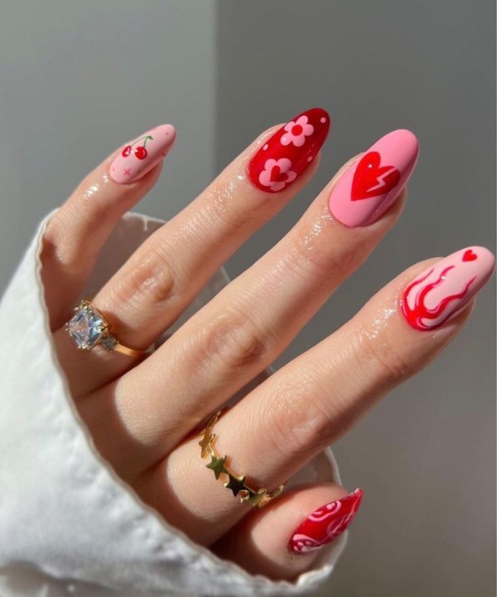 unhas em gel vermelhas decoradas inspirações 2026